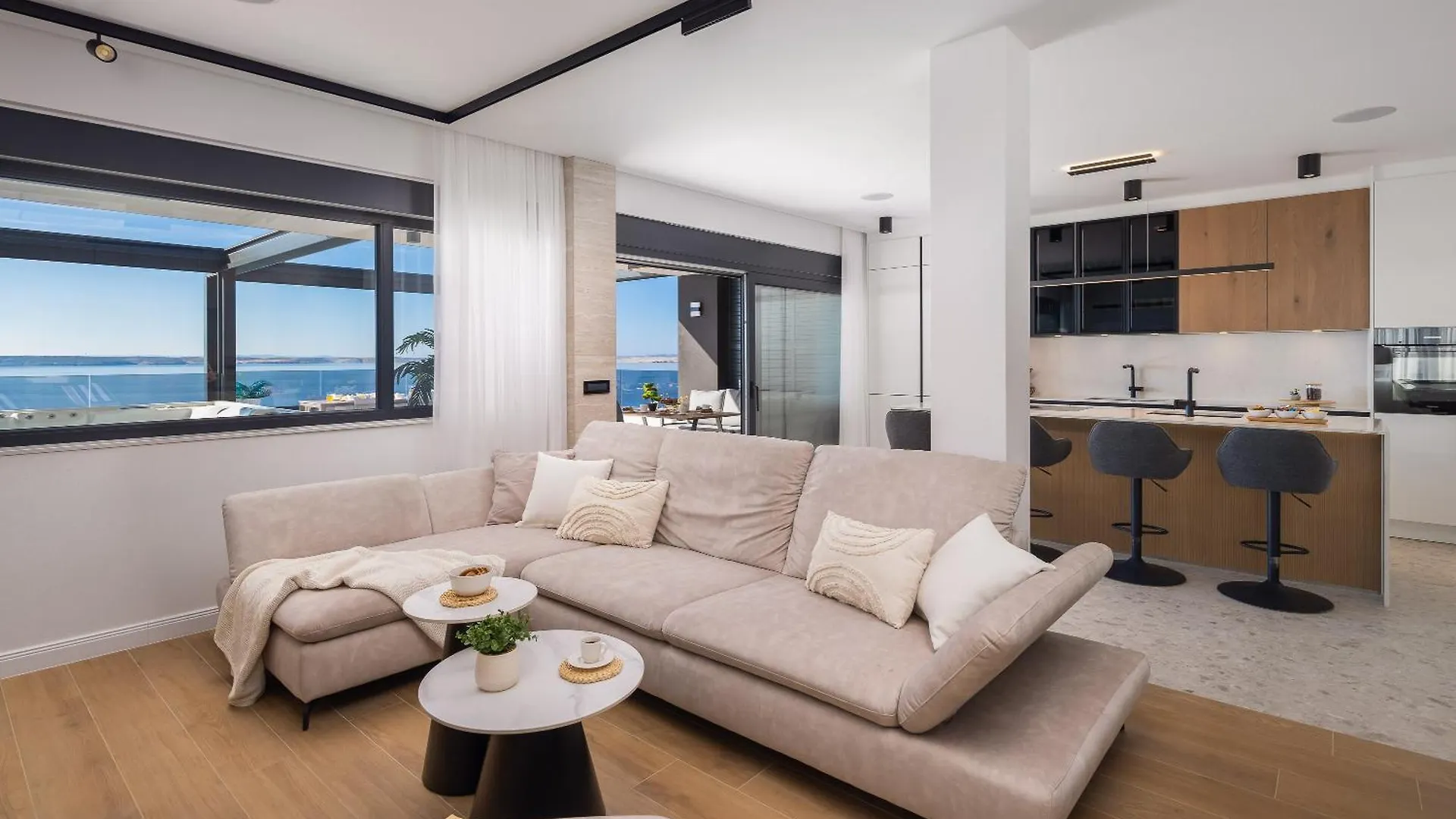 Lavida Penthouse, With Jacuzzi And Sauna Rtina Appartamento